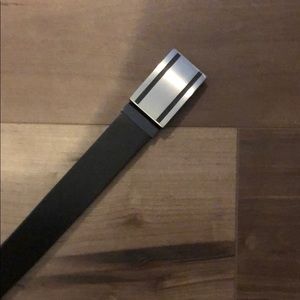 Black and silver belt from le château